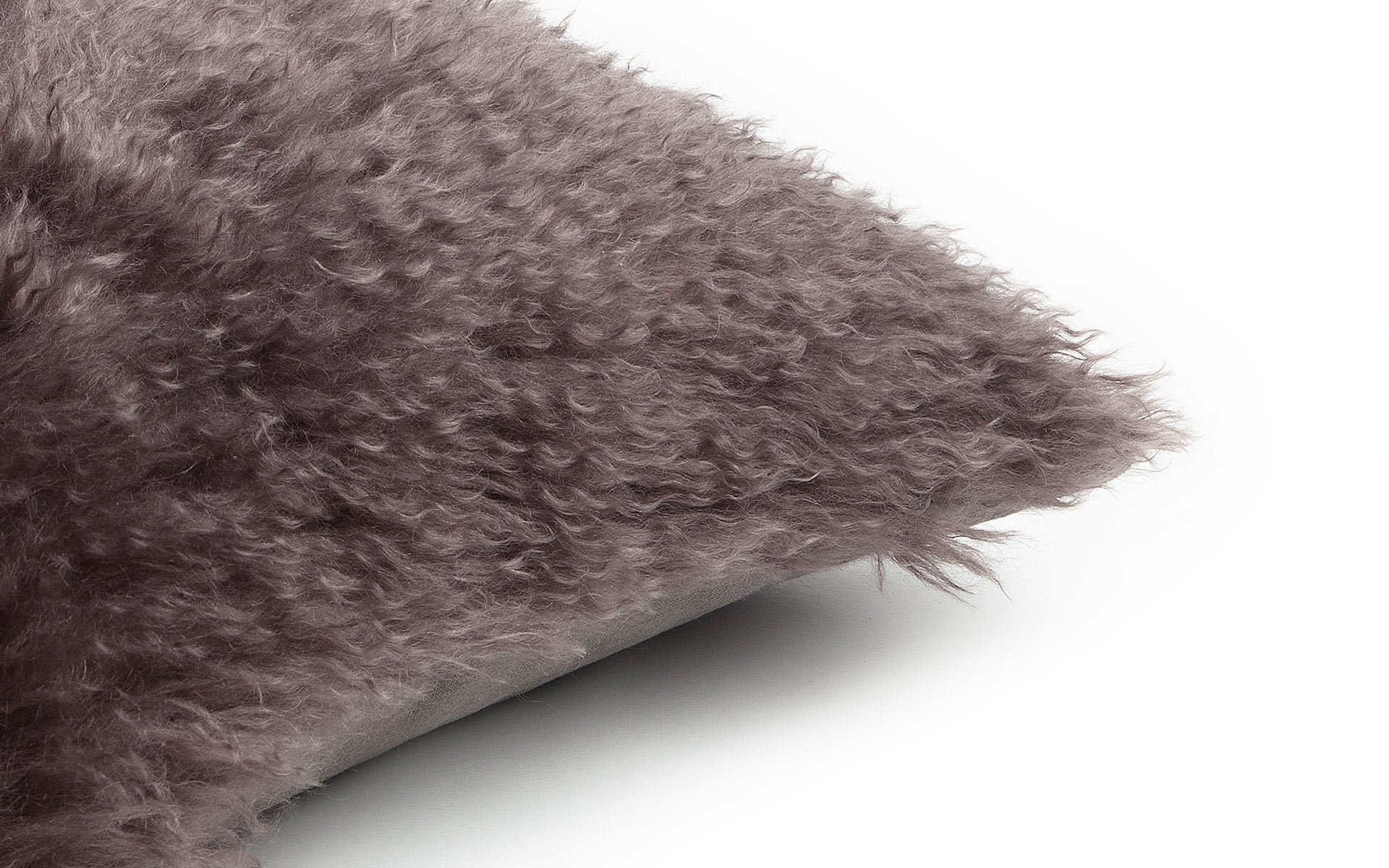 Mrs.Me cushion Caesar Mink detail 1920x1200